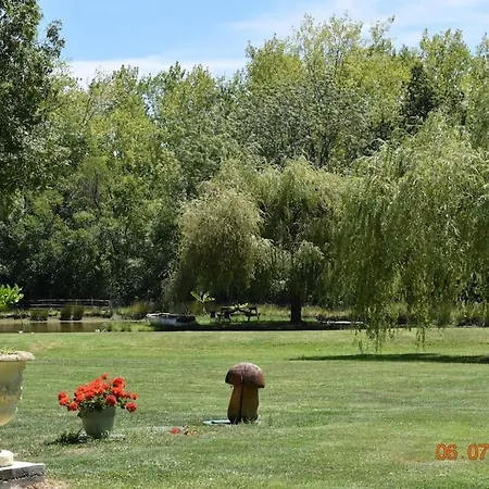 Apartment Le Cast'l 4 Coin De Paradis En Bord De Dordogne La Riviere (Gironde)